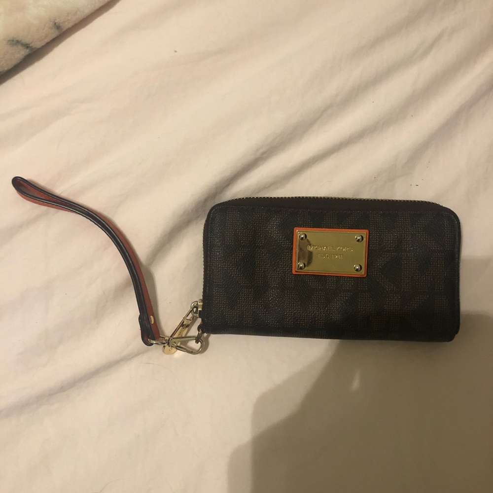 Michael Kors wristlet